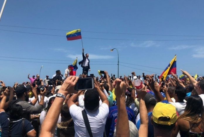 La cadena de mando está rota dijo Guaidó a los militares