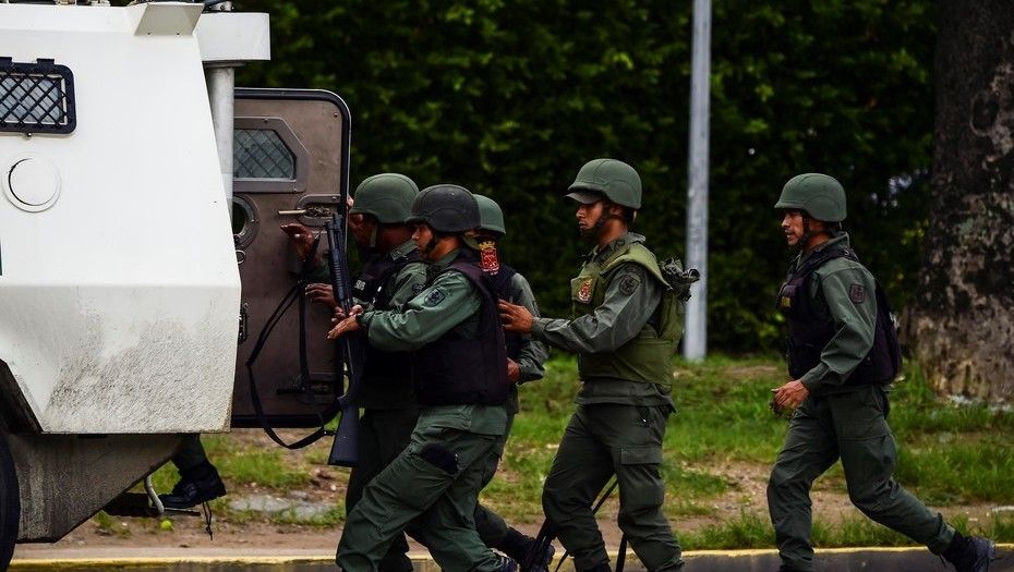 Venezuela detiene a 19 militares bajo cargos de rebelión y traición a la patria