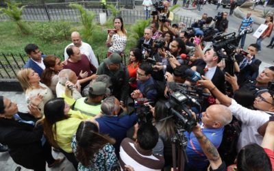 Prensa logra romper el cerco militar e ingresa a la AN después de más de un mes