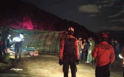 Nueve muertos tras vuelco de camión militar en Táchira este #27Ene