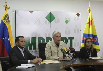 Venezuela anuncia cierra de frontera comercial con Colombia ante emergencia por fiebre aftosa
