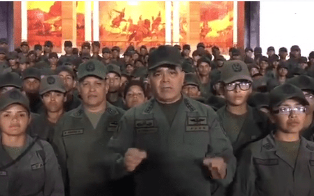 Ministro Padrino López felicita a los nuevos alféreces de la FANB