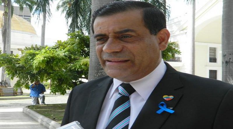 Almirante Gilberto Pinto Blanco se postulará como candidato a diputado de la Asamblea Nacional