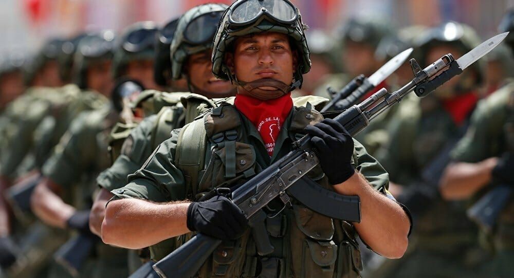 Venezuela fabricará fusiles Kaláshnikov