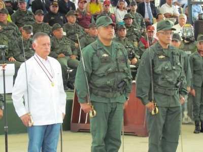 Zulia: Gobernador Francisco Arias Cárdenas recibió condecoración por parte de la GNB
