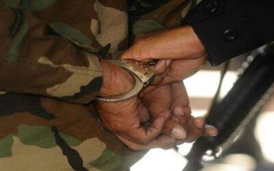 Capturados dos militares que negociaban armas de guerra