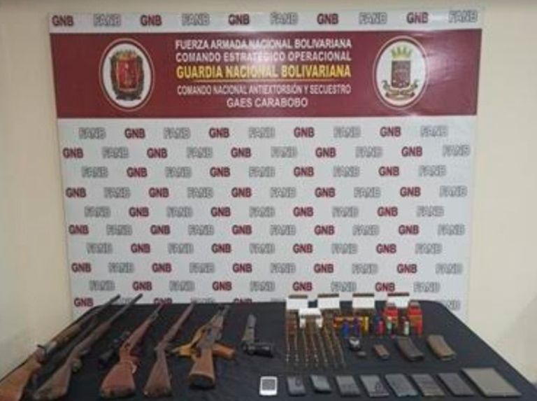 Allanada finca bajo sospecha por tráfico de armas