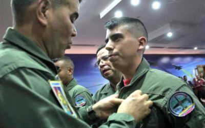 Aviación de la FANB impone Alas de Pecho a 36 graduandos de piloto