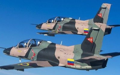 Llegan de China 6 nuevos aviones de guerra K8