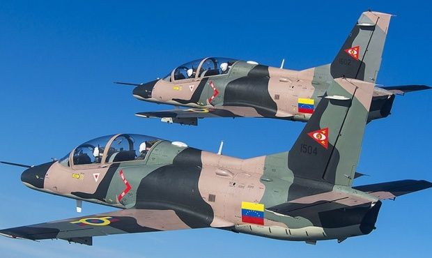 Llegan de China 6 nuevos aviones de guerra K8