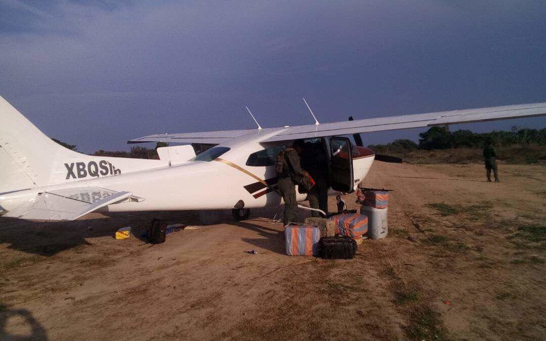 Incautan 500 panelas de cocaína en una avioneta en el estado Zulia