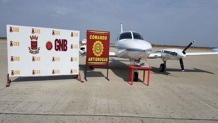 Privados de libertad mexicano y venezolano por tráfico de droga en avioneta en Zulia