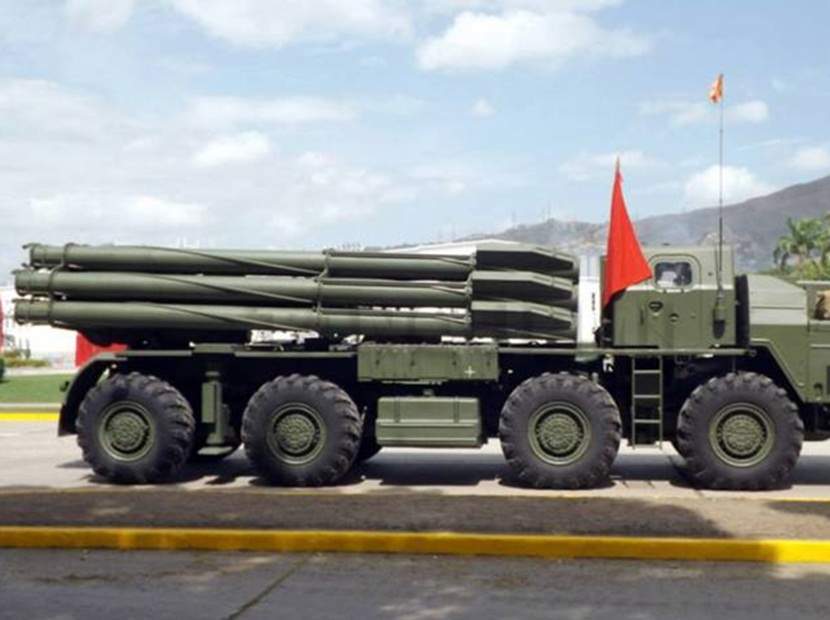 FANB probó lanzacohetes ruso que usa municiones de racimo