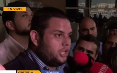 Cordón de la GNB expulsa a diputados de la MUD de la sede del CNE