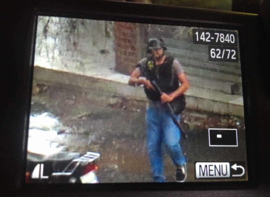Capriles difundió fotos de sujetos armados “comandados por Reverol”