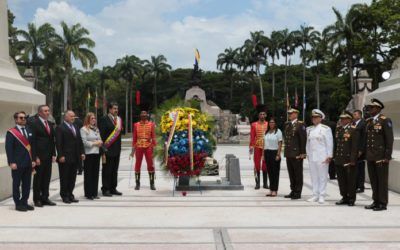 Maduro pide lealtad a FFAA ante presuntos “cantos de traición” desde Colombia