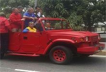 Realizan caravana desde la Academia Militar al Cuartel de la Montaña en honor a Chávez