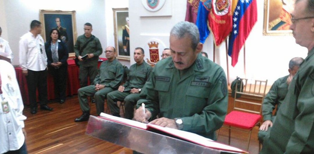 Exministro Carlos Osorio asume Inspectoría General de la FANB