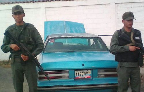 Funcionarios de la GNB recuperaron dos carros robados