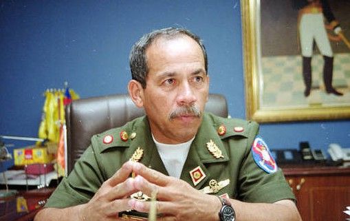 Detenido en Maiquetía el general Víctor Cruz Weffer, exjefe del Plan Bolívar 2000