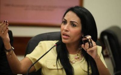 Delsa Solórzano fue retenida y amenazada por funcionarios de la FANB en aeropuerto de Maiquetía