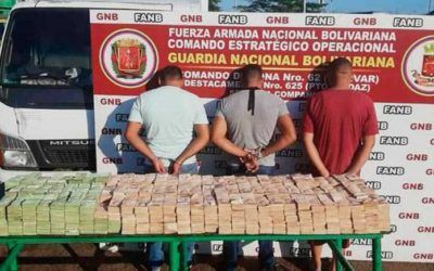 GNB capturó a tres hombres que llevaban Bs. 3 millardos