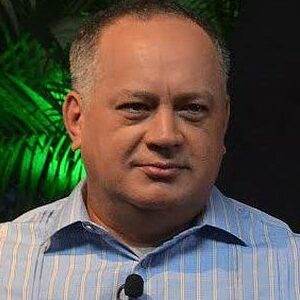 Cabello dice que la Fanb no respaldará “ridiculez” de antejuicio a Maduro