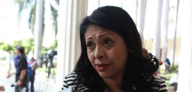 Diputada Dignora Hernández: La política que Padrino López dice rechazar es la que promueve su gobierno