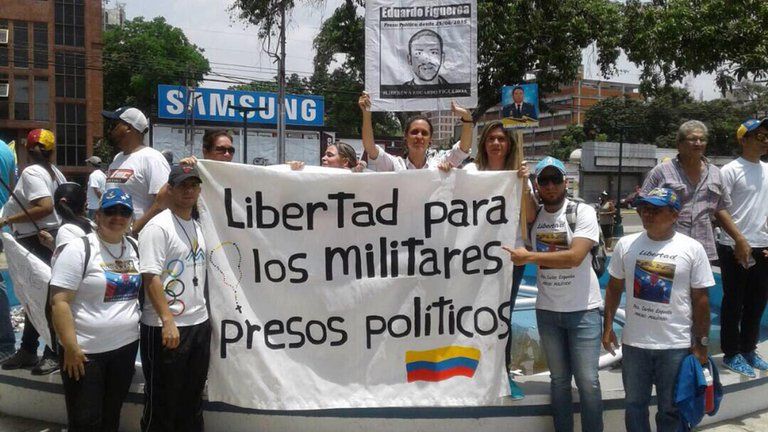 Esposas de militares presos lamentan que miembros de la Fanb no fueran indultados