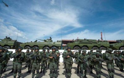 Hambre y sanciones económicas erosionan control de Maduro sobre militares