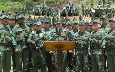 Cúpula militar intenta acallar sospechas de quiebre en torno a Maduro