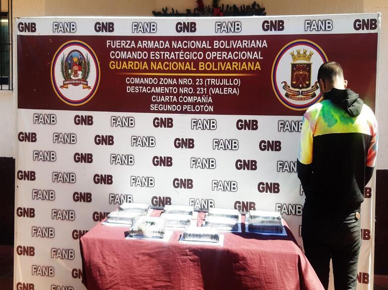CEOFANB: incautados 12 kilos de cocaína provenientes de Colombia.