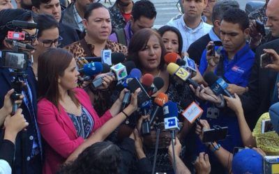 En sede del Sebin diputados y concejales exigieron investigación independiente de muerte del Albán