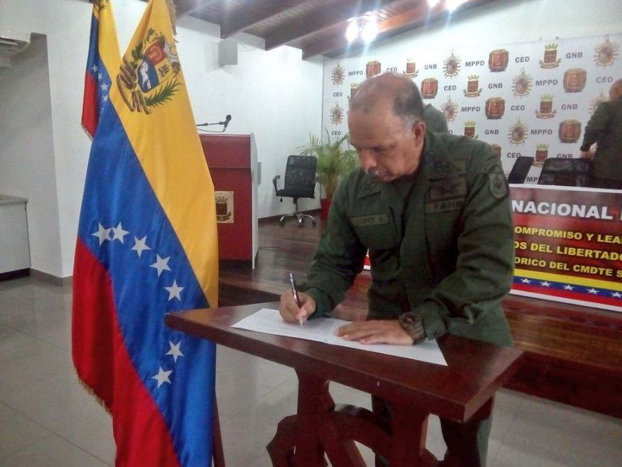 Efectivos del Ceofanb firman juramento de lealtad al presidente Maduro