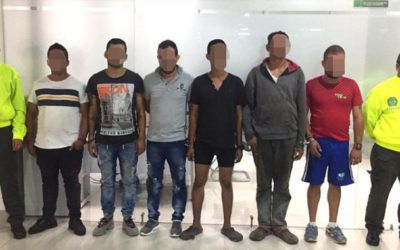 Detienen en la frontera a siete presuntos paramilitares acusados de decapitar y desmembrar a sus victimas