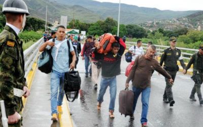Colombia niega presencia de carros de combate en frontera con Venezuela