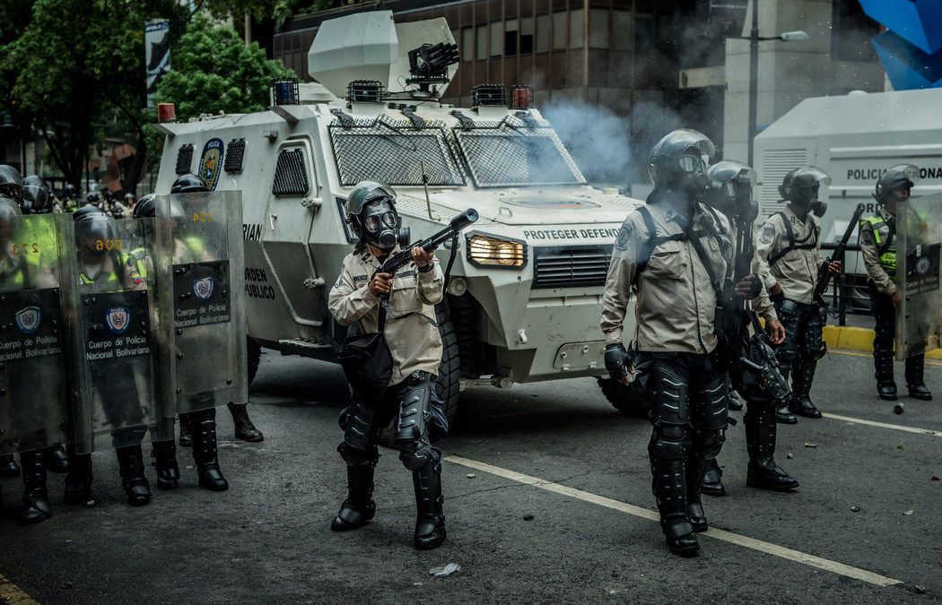 En Venezuela crece la presión en las filas policiales