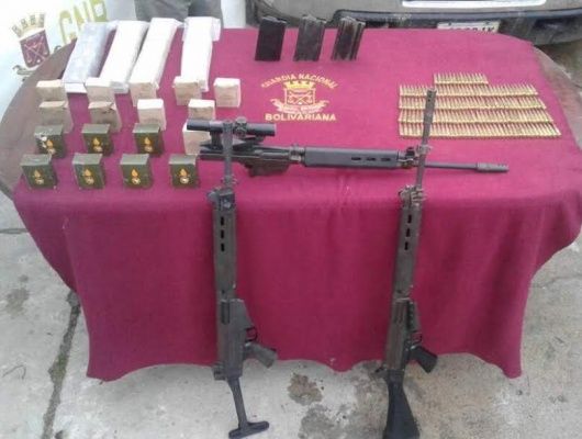 GNB capturó a dos hombres con tres fusiles y 899 cartuchos