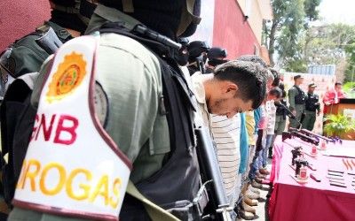 Detienen a tres sargentos de la GNB por cocaína hallada en República Dominicana