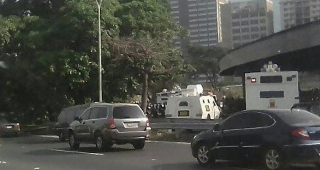 Reportan presencia de efectivos de la GNB en Plaza Venezuela