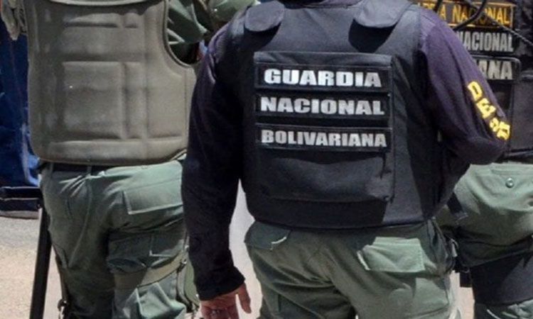 Guardia Nacional resultó lesionado al caerse de una garita en La Pica