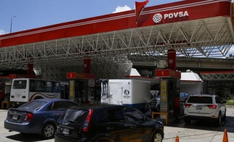 Zulia propone activar 13 gasolineras en frontera para frenar contrabando de combustible