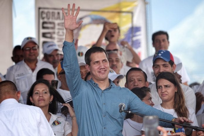 Guaidó a la FANB: ¿Qué sienten al ver a grupos irregulares en la frontera?