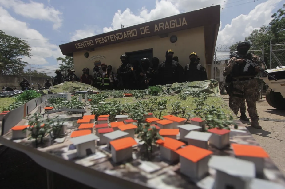 Entre 400 y 500 reclusos huyeron de la cárcel de Tocorón junto al “Niño Guerrero”