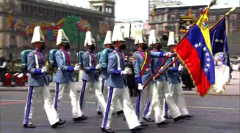 Integrantes de la FANB participaron en desfile de la Independencia de México