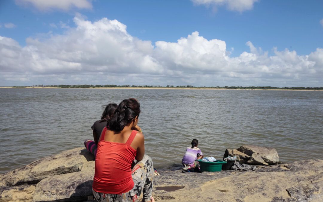 Siguen desplazándose indígenas de Apure