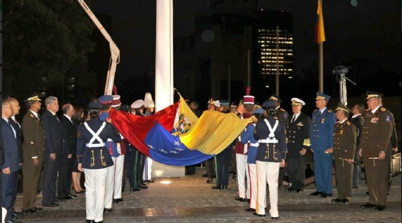 A 188 años de la siembra del Libertador autoridades militares y civiles Izaron el Tricolor Nacional