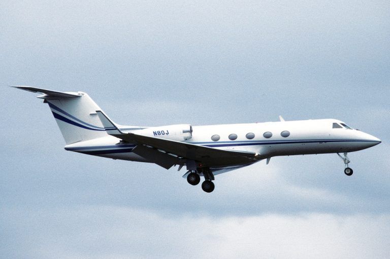 Un jet que evacuó personal de la Embajada de EE UU en 2019 aterrizó este martes en Maiquetía