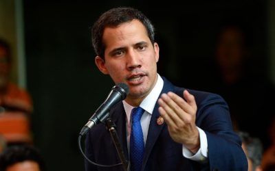 Guaidó: Aún mantenemos conversaciones con miembros de la Fanb