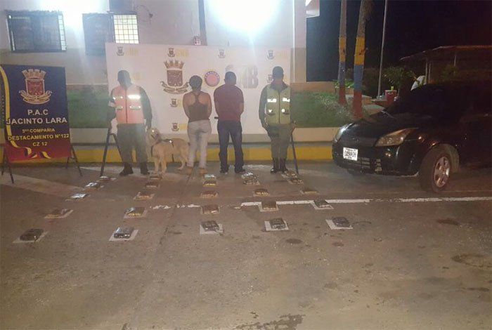25 panelas de drogas incautadas por la GNB en carretera Lara Zulia